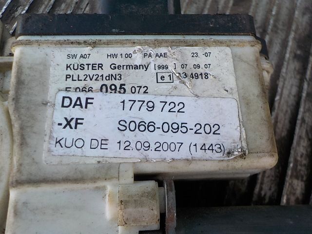1354703 DAF Стеклоподъемник правый, № XF82908, фото 3