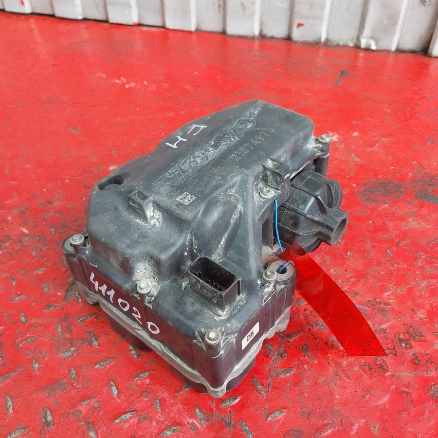 21574975 VOLVO Насос AdBlue, № XF411020, фото 1