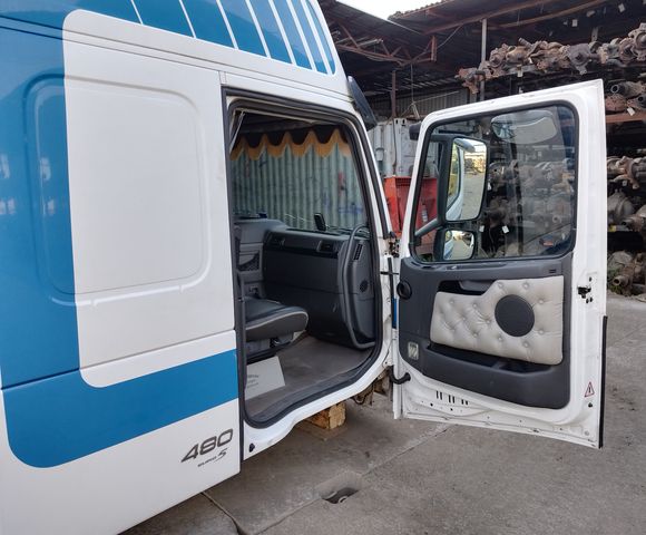 85115440 VOLVO Кабина, Globetrotter XL, № XF387356, фото 21