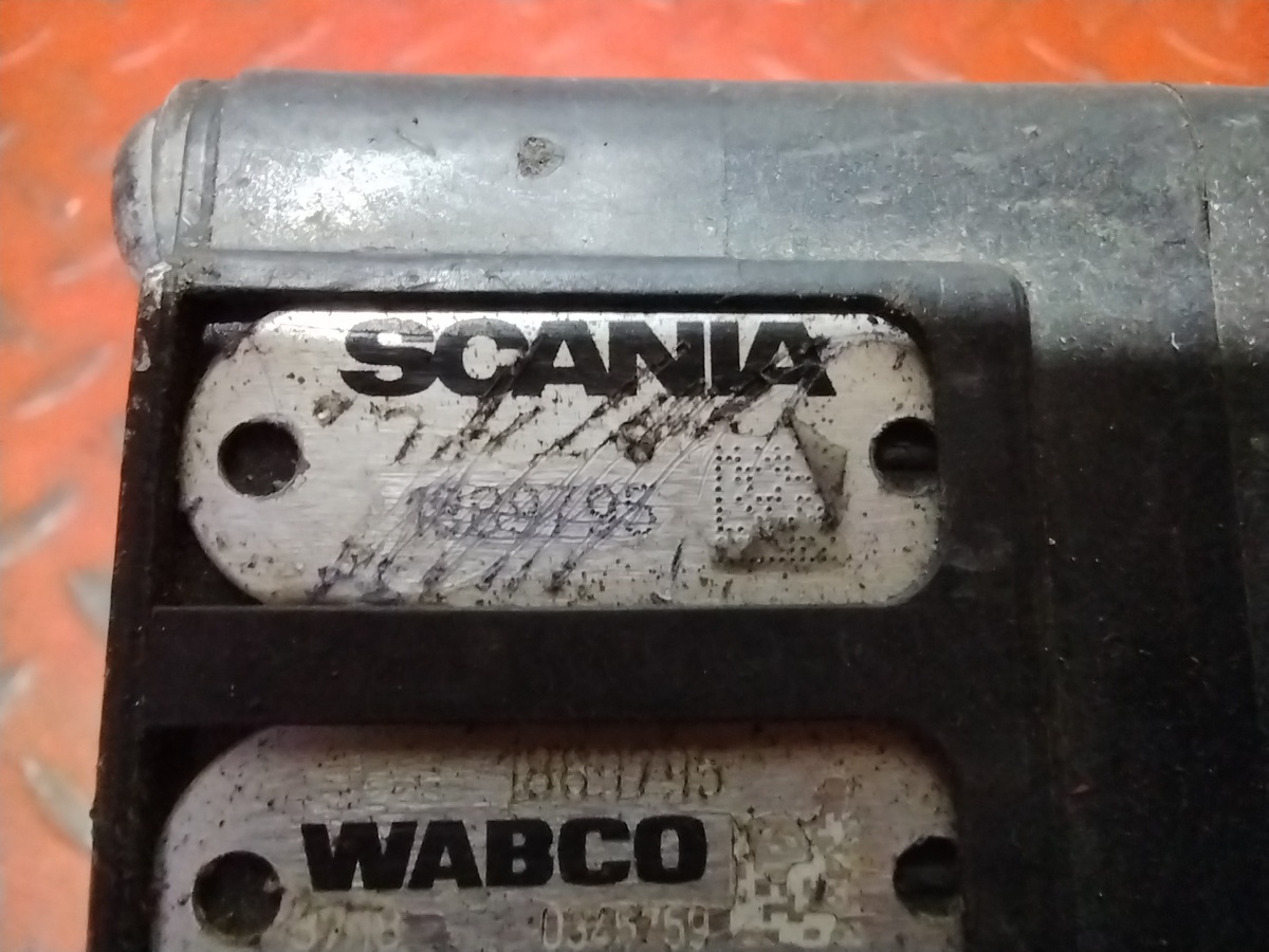 1889795 SCANIA Кран ECAS, № XF398372, фото 4