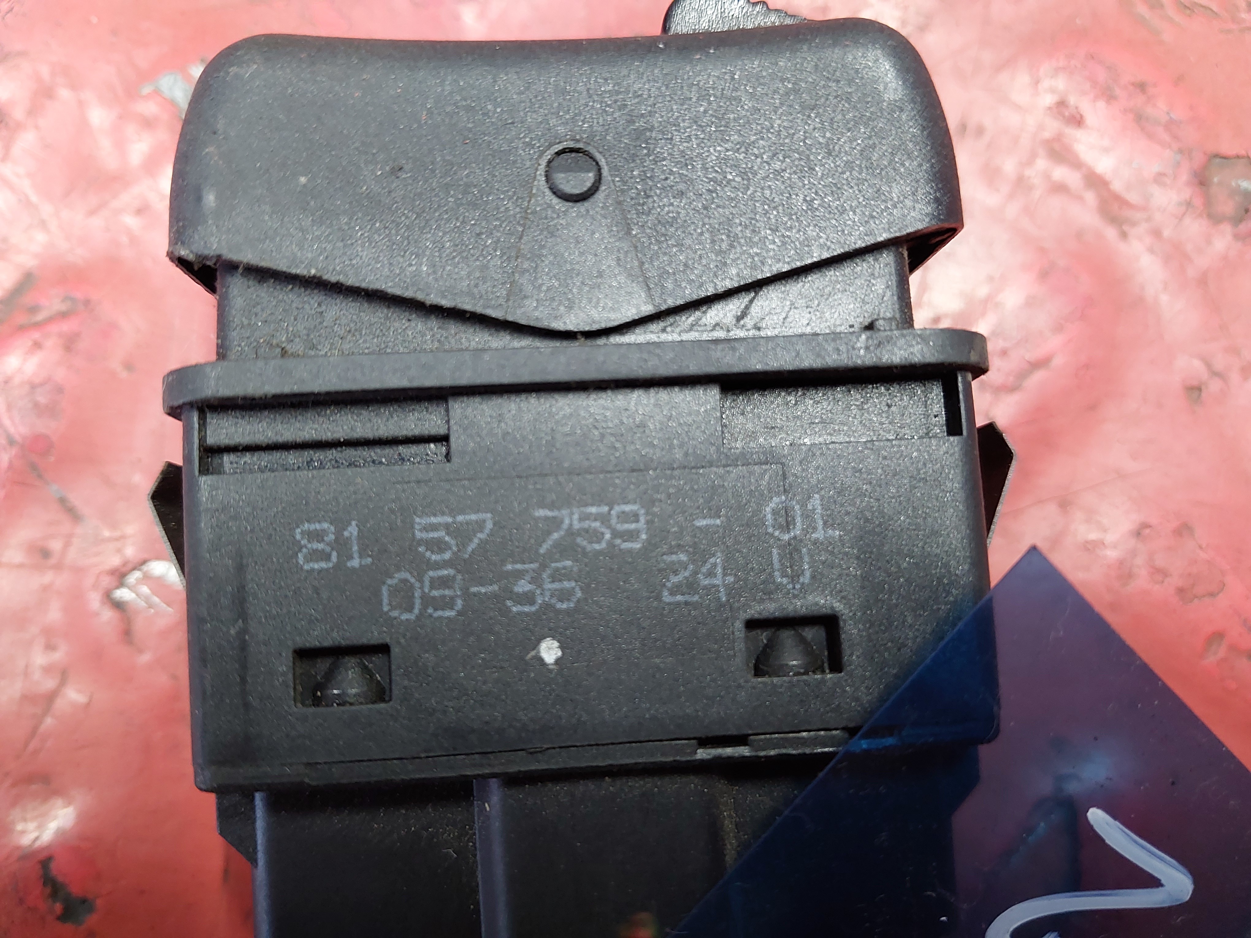 8157759 VOLVO Кнопка, № XF449042, фото 4