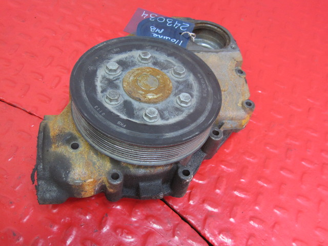 4572000801 MERCEDES Насос водяной, № XF243034, фото 1