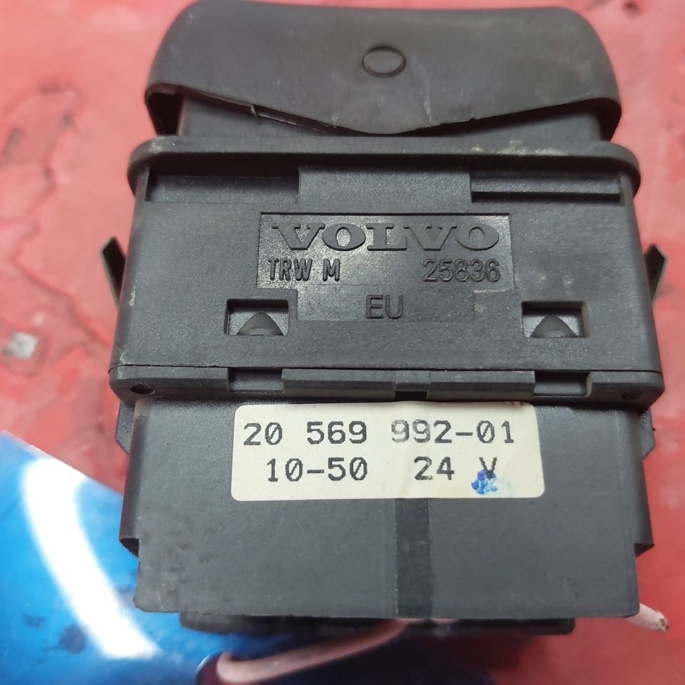 20569992 VOLVO Кнопка, № XF453357, фото 4