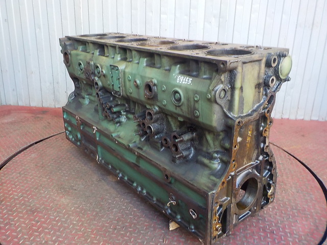 1556500 VOLVO Блок двигателя, № XF69153, фото 4