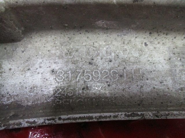 3175929 VOLVO Продолжение крыла левое, № XF280726, фото 7