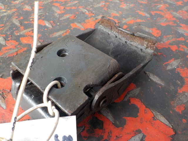 1355381 SCANIA Замок крыла, № XF194950, фото 4