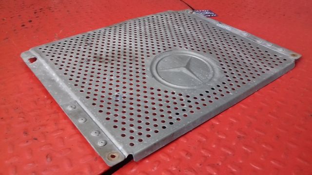 9304920230 MERCEDES Защита глушителя, № XF386070, фото 1