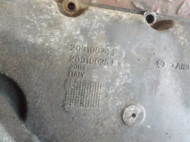 7421112050 RENAULT Крышка двигателя, № XF216345, фото 4