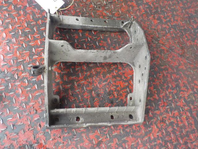 7421087113 RENAULT Кронштейн подножки, № XF192126, фото 3
