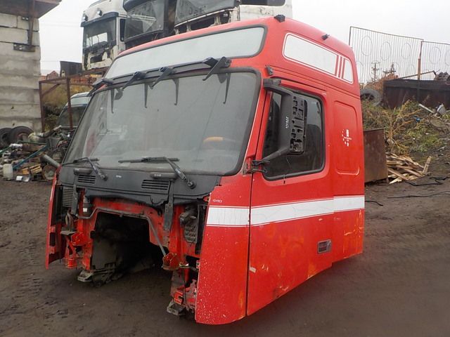 20379175 VOLVO Угол кабины левый, № XF121953, фото 1
