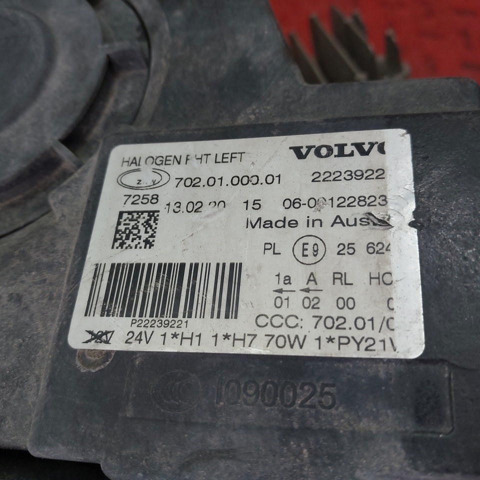 22239220 VOLVO Фара правая, № XF482987, фото 8