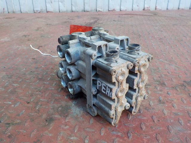 5010143098 RENAULT Кран ECAS, № XF105729, фото 4