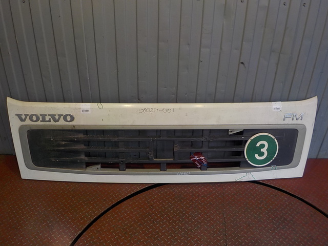 3175376 VOLVO Капот, № XF179619, фото 1
