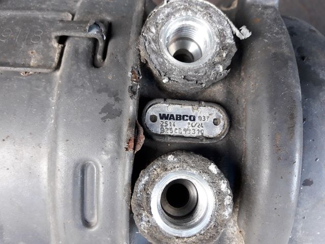 21752715 VOLVO Энергоаккумулятор, № XF297785, фото 4