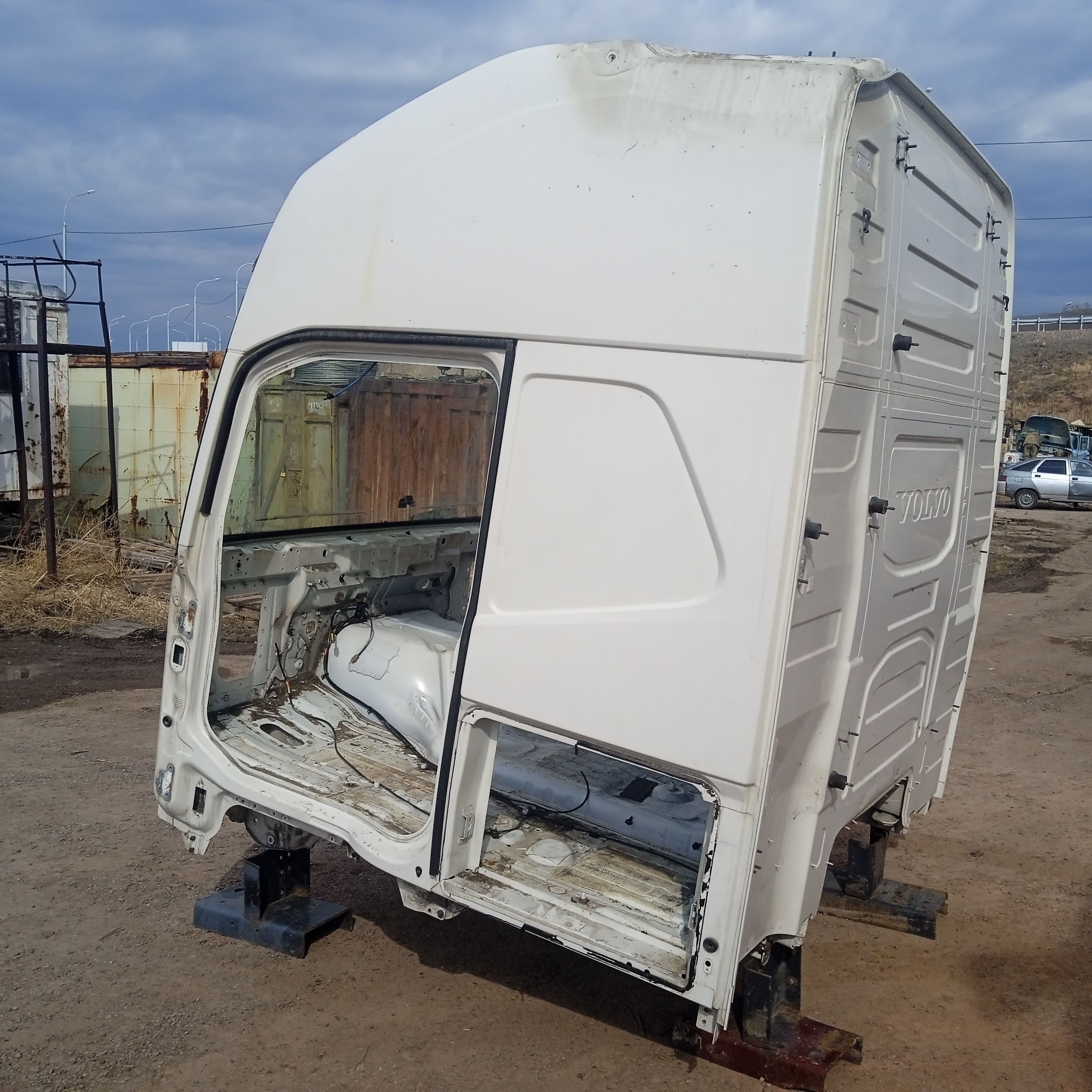 VOLVO Каркас кабины, № XF345397, фото 3