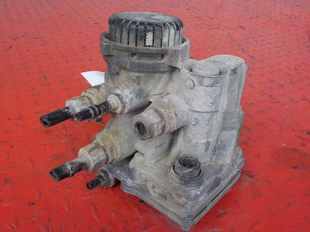 1601034 DAF Кран управления тормозами прицепа, № XF206237, фото 1