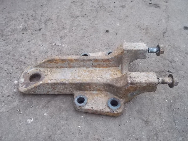20429492 VOLVO Кронштейн реактивной тяги, № XF42973, фото 1