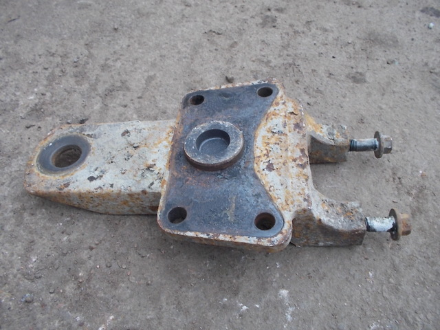 20429492 VOLVO Кронштейн реактивной тяги, № XF42973, фото 2