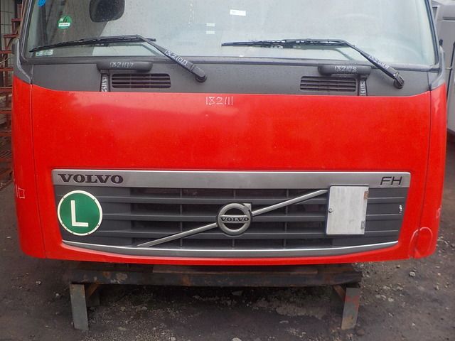 82056727 VOLVO Капот, № XF182111, фото 1