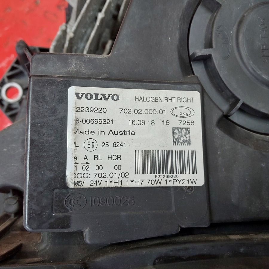22239220 VOLVO Фара правая, № XF426050, фото 6