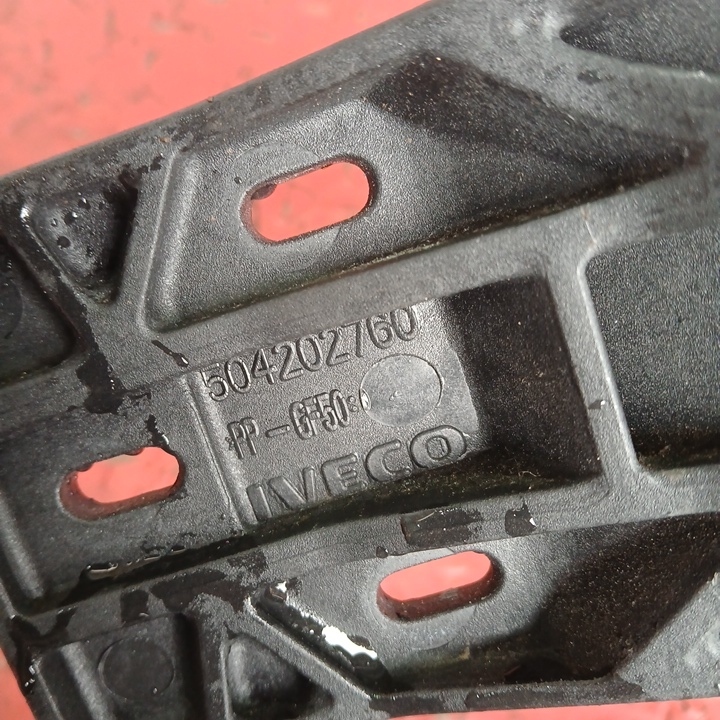 504202760 IVECO Петля бардачка, № XF478422, фото 3