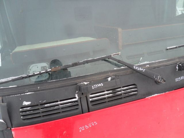 8191297 VOLVO Поводок стеклоочистителя, № XF223805, фото 1