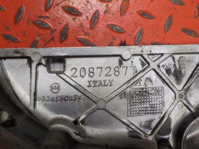 20872877 VOLVO Крышка двигателя, № XF324961, фото 7