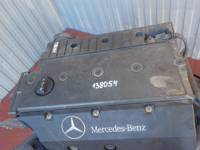 9040100630 MERCEDES Клапанная крышка, № XF138054, фото 1