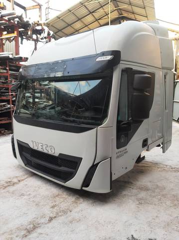 IVECO Кабина, AS, Красный, № XF314914, фото 1