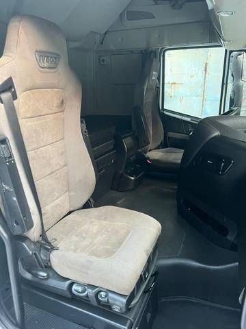 IVECO Кабина, AS, Красный, № XF314914, фото 17