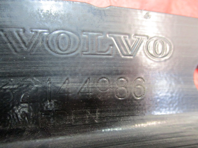 82144986 VOLVO Кронштейн подножки, № XF353107, фото 4