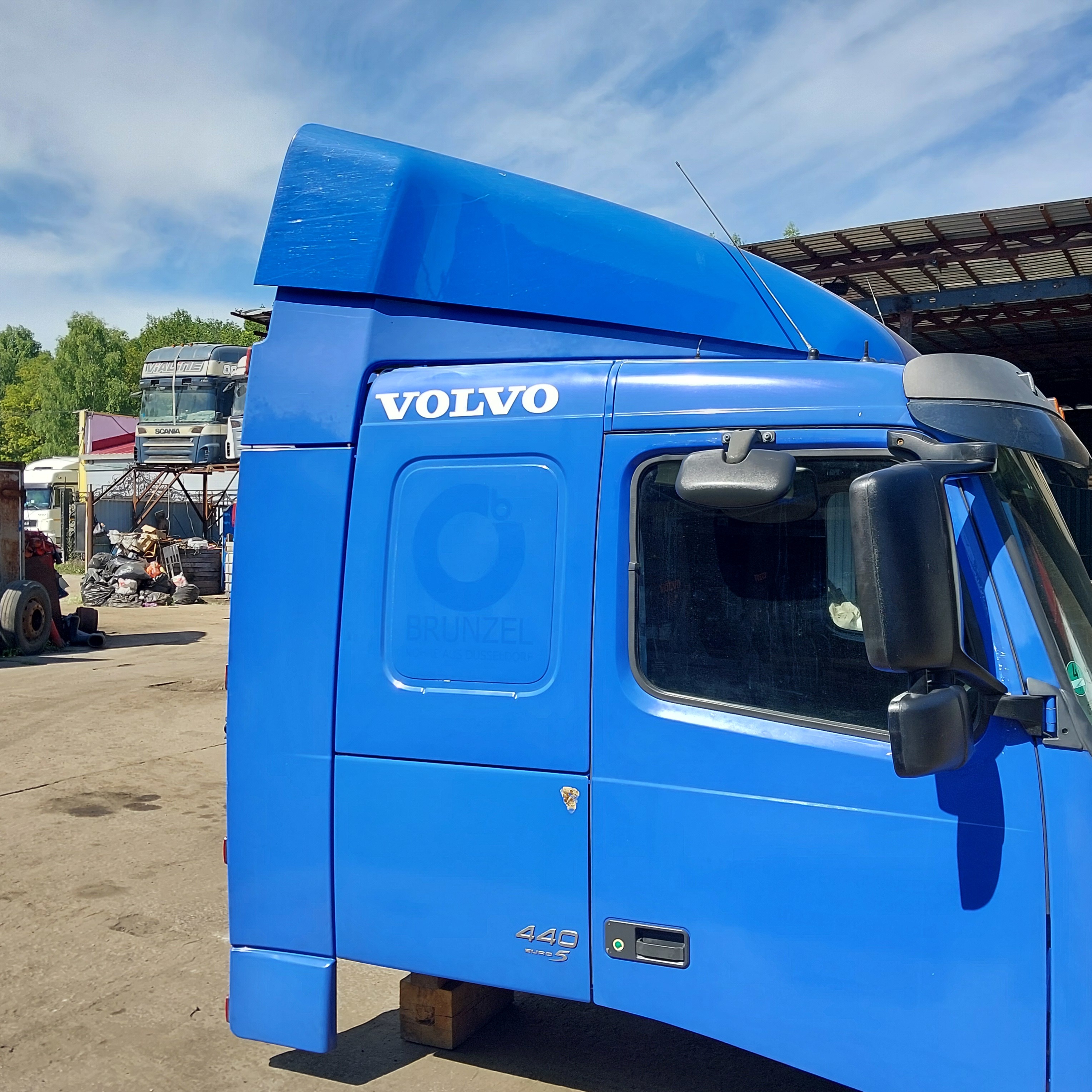 VOLVO Спойлер кабины комплект, № XF461725, фото 4