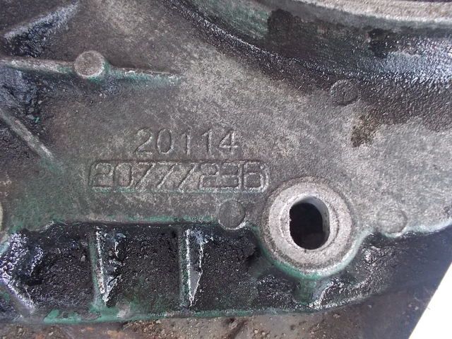 20777233 VOLVO Крышка двигателя, № XF53271, фото 3
