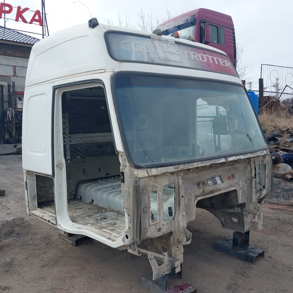 VOLVO Каркас кабины, № XF452090, фото 3