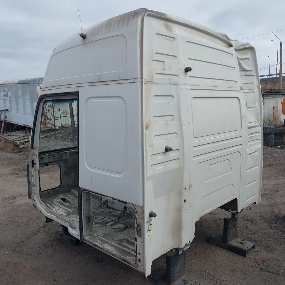 VOLVO Каркас кабины, № XF452090, фото 6
