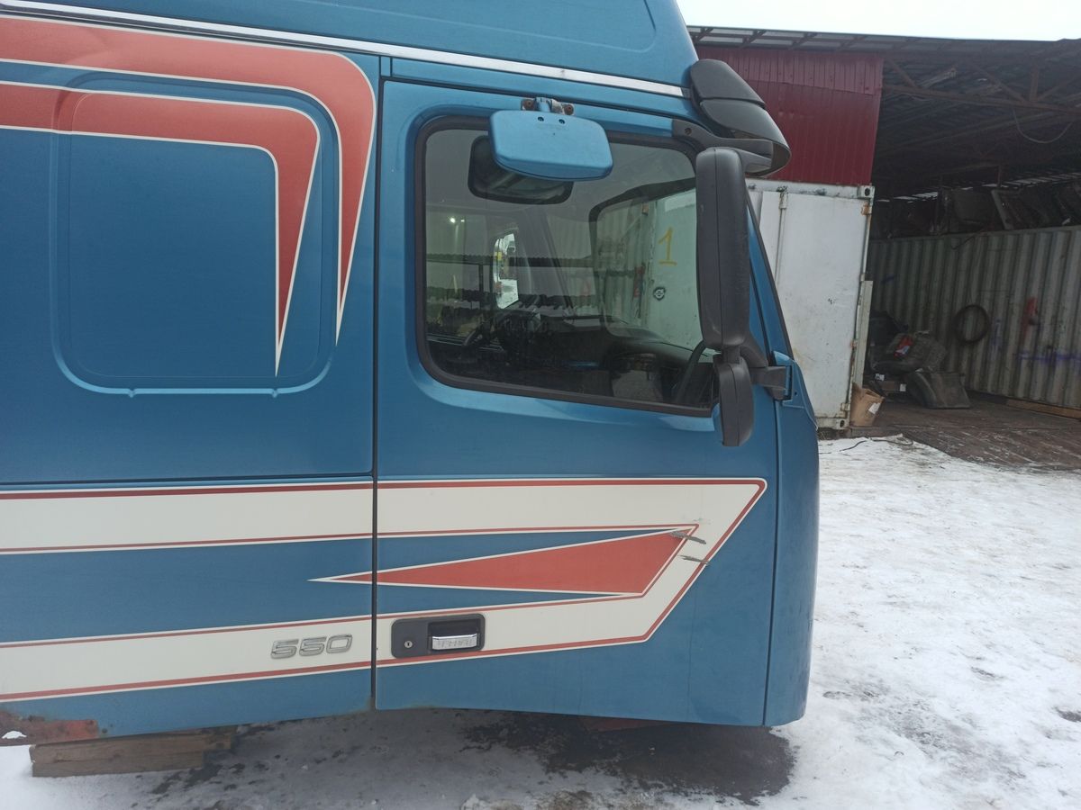 8140915 VOLVO Стекло двери правое, № XF403630, фото 1
