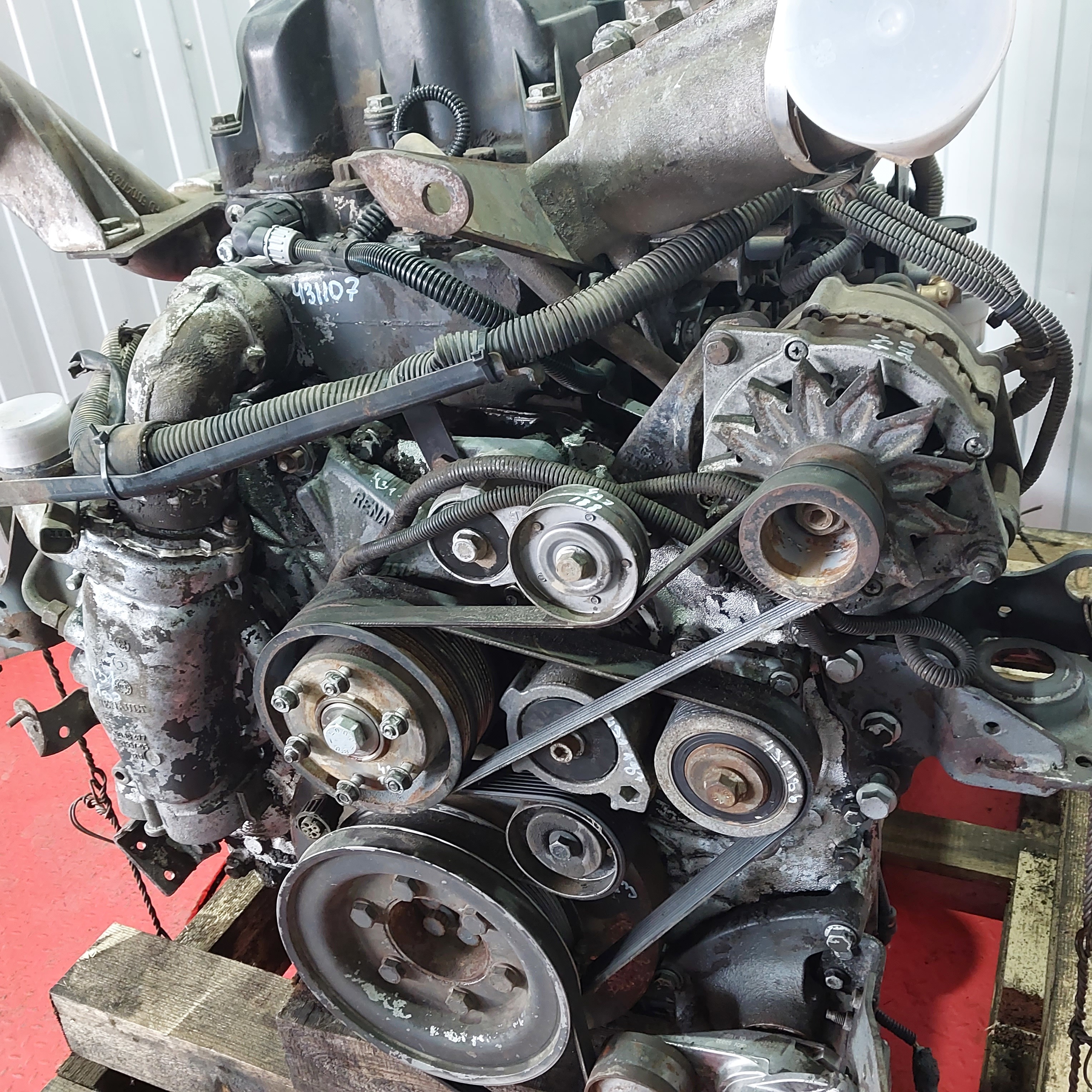 5010550477 RENAULT Крышка двигателя, № XF431112, фото 1