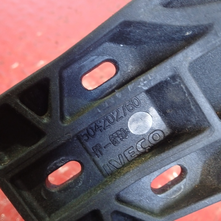 504202760 IVECO Петля бардачка, № XF485188, фото 4