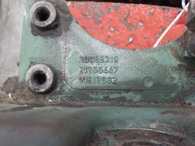 21515910 VOLVO Кожух маховика, № XF177984, фото 7