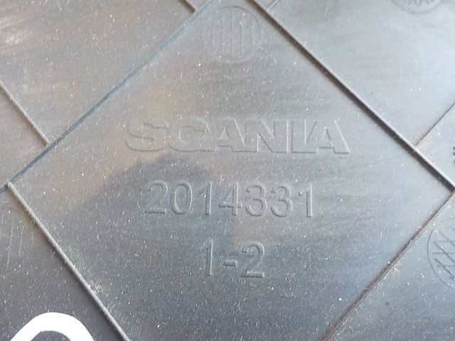 2014331 SCANIA Крышка бардачка, № XF254561, фото 4