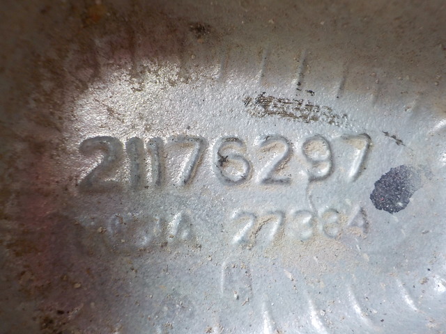 21176297 VOLVO Кронштейн двигателя, № XF210255, фото 4