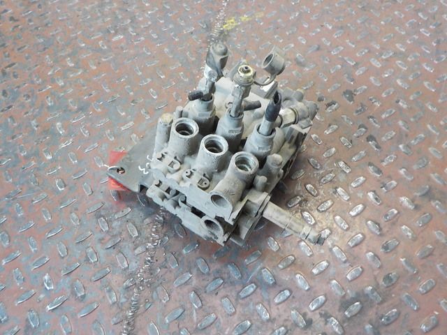 5010143098 RENAULT Кран ECAS, № XF127903, фото 1