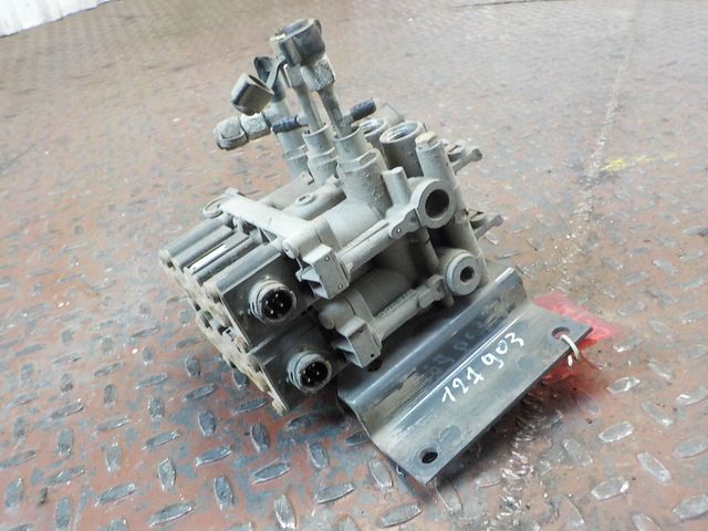 5010143098 RENAULT Кран ECAS, № XF127903, фото 3