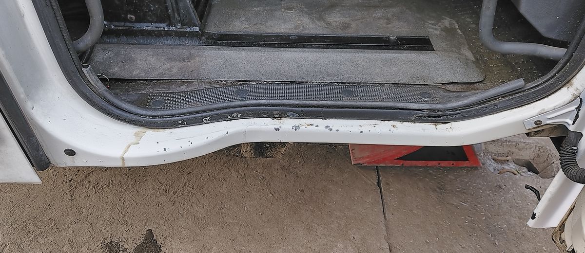 VOLVO Каркас кабины, № XF403856, фото 15