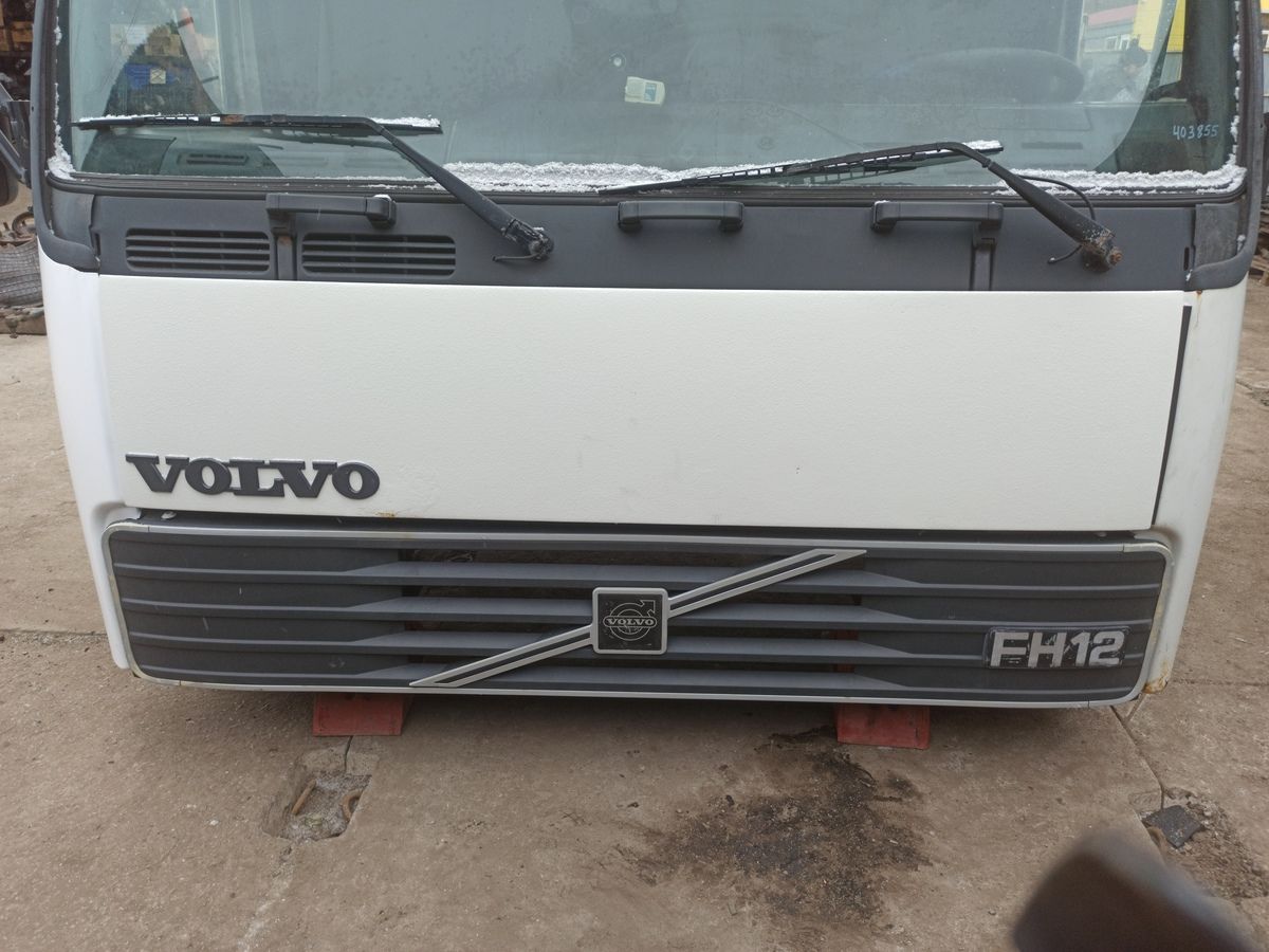 8191220 VOLVO Капот, № XF403895, фото 1