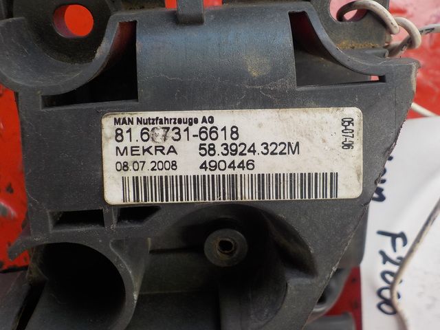 81637316618 MAN Кронштейн зеркала, № XF210788, фото 3
