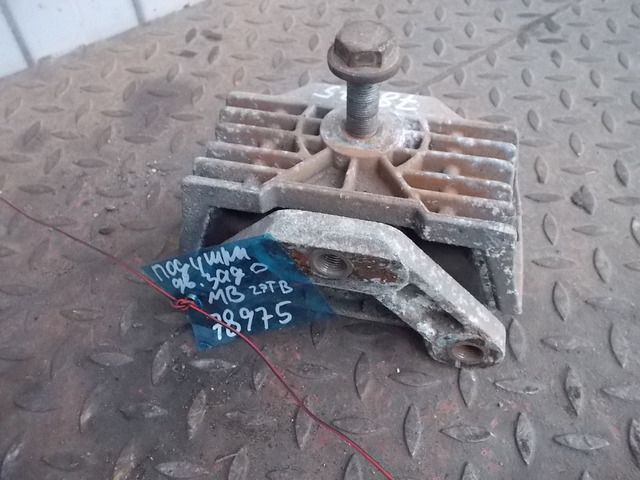 9702400318 MERCEDES Подушка двигателя, № XF78975, фото 1