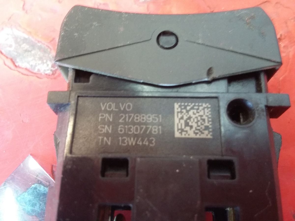 21788951 VOLVO Кнопка, № XF414645, фото 4