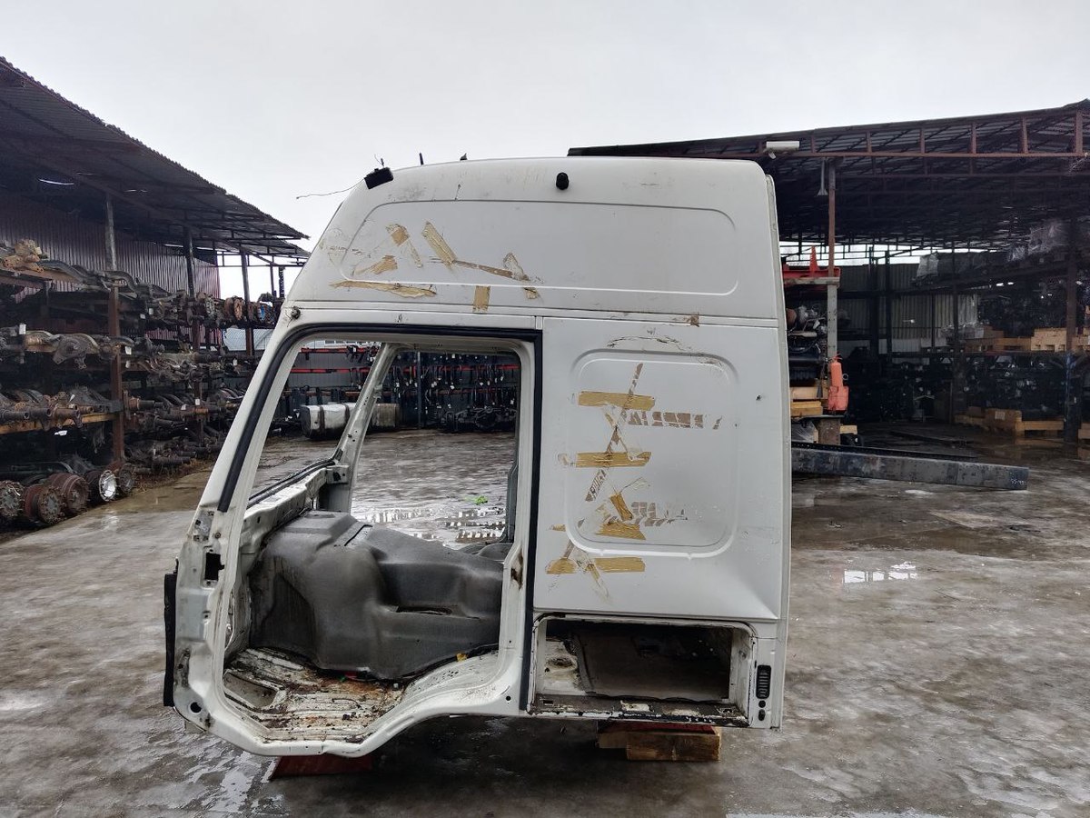 VOLVO Каркас кабины, № XF404127, фото 2