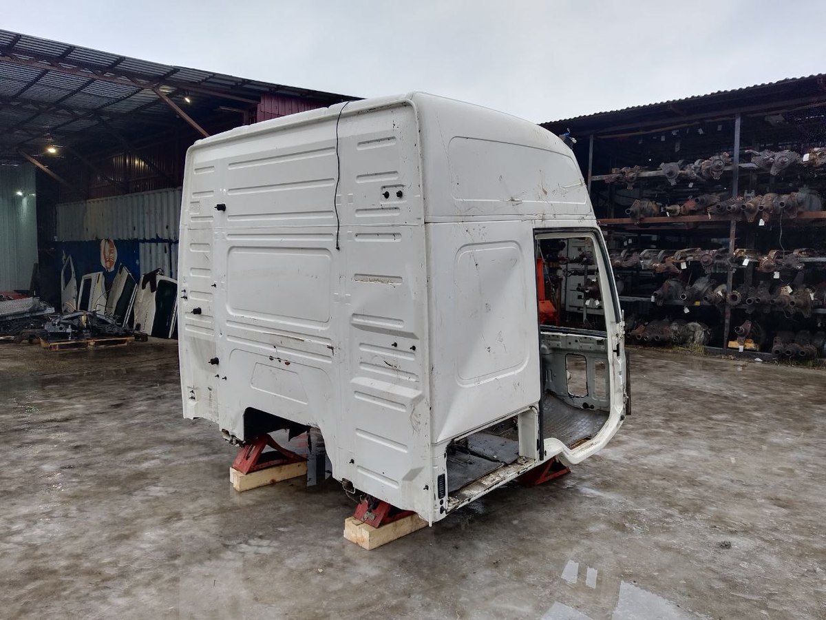 VOLVO Каркас кабины, № XF404127, фото 5